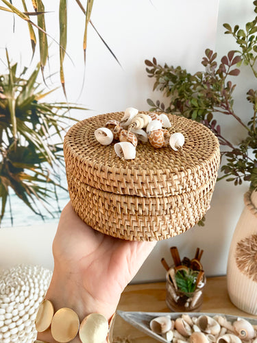 Shell Wicker Basket - Natural
